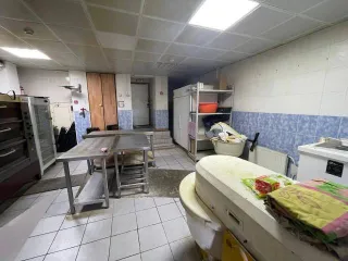 Помещение общей площадью 146,8 м², кадастровый номер 70:20:0000003:17886, расположенное по адресу: Томская область, город Стрежевой, микрорайон 5-й, дом 501/1, назначение: свободного назначения, функционал: офисно-торговый объект свободного назначения