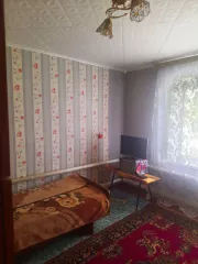 1/3 доля в праве на жилое здание, площадь: 98,7 кв.м., кадастровый номер: 64:18:030501:296 и 1/3 доля в праве на земельный участок, площадь: 1 041кв.м., категория земель: Земли населенных пунктов, разрешенное использование: для личного подсобного хозяйства, кадастровый номер: 64:18:030501:178…