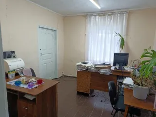 Здание кад № 26:09:020821:94 площадью 83.70 кв. м и земельный участок кад №26:09:020108:6 площадью 30044.00 кв. м по адресу: Ставропольский край, Туркменский район, село Камбулат, улица Комарова, дом 18.
