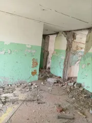 Нежилое здание общей площадью 872,40 кв. м, кадастровый номер: 55:17:310101:778, назначение: нежилое, расположенное по адресу: Омская область, Нововаршавский район, с. Черлакское, ул. Совхозная, д. 4, и земельный участок под ним с кадастровым номером 55:17:310101:385, площадь 2437,0 кв.м…