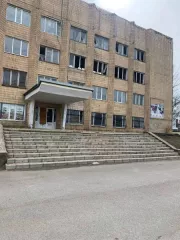 Административное здание, расположенное по адресу:  г. Сальск, ул. Ленина, 39 Административное здание, расположенное на земельном участке  по адресу: Ростовская область, г. Сальск, ул. Ленина, 39, в том числе: - Нежилое помещение, общей площадью 877,1 кв.м, кадастровый номер 61:57:0010526:18…