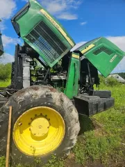 Харвестер John Deere 1270 E c заводским номером машины WJ1270E001625, 2009 г.в., г.р.з. 29АВ1890, г.р.з. на харвестере отсутствует, корпус зелёного цвета, 1 шт. Валочная головка отсоединена (находится на территории базы по адресу: Архангельская обл., Каргопольский р-н, дер. Лазаревская, ул…