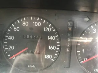 Toyota Corolla, 1992 года, 105 лс, 354746 км, АКПП, Автомобиль Тойота Королла 1992 г.в.; г/н: Е924ЕО138; цвет: Белый; Номер кузова (прицепа): AE1000008789; № двигателя: G782004. Двигатель дымит, требуется замена поршневой. Опорный правый подшипник под замену, задние тормозные колодки изношены.