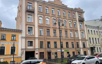 Нежилое помещение, расположенное по адресу: Санкт-Петербург, ул. Чайковского, д. 4, литера А, пом. 2-Н, площадь 19 кв.м, назначение: нежилое, этаж №1, кадастровый номер 78:31:0001108:2489. Право собственности подтверждается записью в Едином государственном реестре недвижимости от 30.12.2005 №…