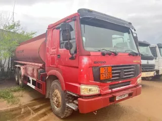 Грузовая цистерна HOWO ZZ1327N4647C, 2011 г.в., ПТС 27 НА 190633, предприятие-изготовитель: Китайская Национальная Группа по производству, Китай.