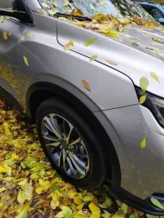 Toyota Camry 2015 года, пробег 42 тыс. км. Техническое состояние удовлетворительное, имеются сколы на капоте. Автомобиль требует некоторого ремонта и замены мелких расходных материалов и деталей. Состояние салона и кузова видно на фотографиях.