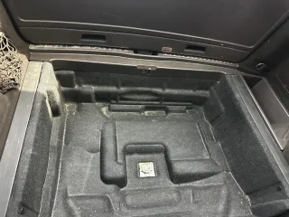 Mercedes-Benz GLE 300 2015 года, серебристого цвета. VIN: WDC1660551A651701. Объем двигателя 3.5 л. ГРЗ У409УО174. Автомобиль частично разукомплектован. На панели приборов высвечиваются сообщения о неисправности блоков управления: ABS, ESP, AIR BAG, датчики шин и прочее. Имеются неисправности…