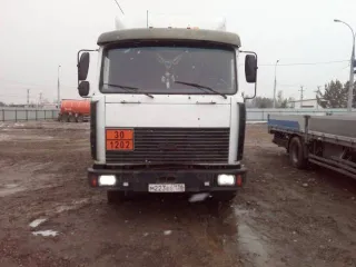 МАЗ 64229032, 1996 года еще автомобиль марки МАЗ 64229032, 1996 г.в., гос.номер М223ВВ138, идентификационный номер ХТМ642290Т0011304, цвет кузова белый, шасси №0011304