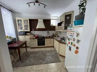 3-комн. квартира 108.4 кв.м Ханты-Мансийск общей площадью 108,4 кв.м, в том числе жилая 67,5 кв.м, расположена на 3 этаже 6 этажного жилого дома, кадастровый номер 86:12:29:0:28:39, инф. № 10575, адрес объекта: Тюменская область, Ханты-Мансийский автономный округ-Югра, г. Ханты-Мансийск, ул. Карла…