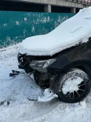 Toyota RAV4, 2014 года, 180 лс, VIN JTMDFREV00D076965, цвет черный, гос. рег. номер С 565 ЕЕ 777. Автомобиль в условно пригодном техническом состоянии – не на ходу, требует ремонта, передняя часть кузова повреждена после аварии, требуется замена подушек безопасности, ремонт поврежденных деталей в…