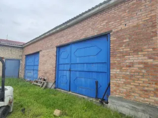 Производственная база 5169.3 кв.м Республика Ингушетия. Нежилое здание, площадь 1 569,3 кв.м., кадастровый номер 06:01:1200002:2142. Земельный участок, площадь 3 600 кв.м., кадастровый номер 06:01:1200001:980, для строительства производственной базы. Контора, литер Г1, площадь застройки 43,4 кв.м…