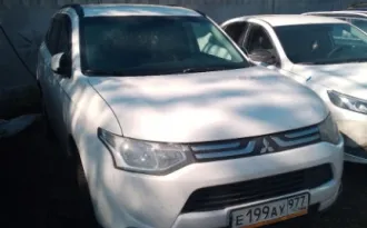 Mitsubishi Outlander 2014 Легковой автомобиль Mitsubishi Outlander, 2014 года выпуска, VIN Z8TXTGF2WDM042501.