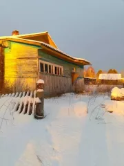 Жилой дом, индивидуальная собственность площадью 39.9 кв.м., кад. № 35:17:0511019:54, адрес: Вологодская область, Кичменгско-Городецкий р-н, д. Титовщина, д. б/н с правом перезаключения договора аренды земельного участка, расположенного под домом