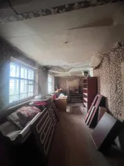 Продается имущество в Таганроге по адресу: пер. 9-й Новый, д. 1-б. В состав входят: нежилое здание общей площадью 123,5 кв. м (1 этаж), сарай 14,8 кв. м, туалет 5,1 кв. м (реестровый номер П2300001090) и земельный участок площадью 383 кв. м (кадастровый номер 61:58:0004023:2). Общая площадь…