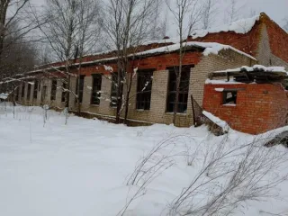 Здание, 864.8 м², Шимский муниципальный район, Новгородская область. Здание с кадастровым номером 53:21:0030501:351 площадь 864.8 по адресу Российская Федерация, Шимский муниципальный район, Медведское сельское поселение. Год ввода в эксплуатацию: 1969. Количество подземных этажей: 1. Общая…