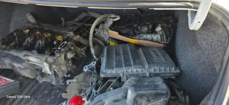 Volkswagen Polo 2019 года, белый цвет, VIN: XW8ZZZ61ZKG051234. Пробег 351161 км. Использовался в такси. Не на ходу, неисправен двигатель, демонтирован, находится в разобранном состоянии в багажнике автомобиля. Значительные повреждения, разрывы железа и вмятины по левой стороне автомобиля…