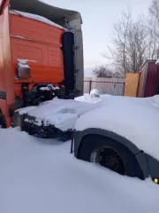 Mercedes-Benz 1843 1998 грузовой тягач, марка: Mercedes-Benz 1843, год изготовления: 1998, цвет: оранжевый, VIN: WDB9540321K355882, ПТС: 77ОК181663, г/н: 089OAT40, мощность двигателя, л. с. (кВт): 428 (315), разрешенная максимальная масса 18000 кг, масса без нагрузки 7695 кг