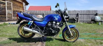 Honda CB750, 2002. Мотоцикл марка: Honda, модель: CB750, идентификационный номер (VIN): отсутствует, категория ТС: А, год изготовления ТС: 2002, модель, № двигателя: RC17E-1251394, шасси (рама) №: RC42-1151393, кузов (кабина, прицеп) №: отсутствует, цвет кузова: белый, синий, мощность двигателя…