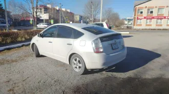 Toyota Prius Hybrid, 2008, легковой автомобиль марки Toyota модель Prius Hybrid 2008 г.в., номер кузова NHW203407273, являющийся предметом залога у ПАО Совкомбанк. Имущество находится в Приморский край, Пограничный р-н, с. Сергеевка, ул. Стрельникова, д. 20. Ознакомление с имуществом и документами…