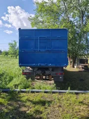Камаз 53215N 2004 грузовой автомобиль, марка: камаз, модель: 53215N, год изготовления: 2004, VIN: XTC53215N42230837. Особенности тех. состояния: не на ходу, КП и ДВС требуют капитального ремонта, кабина восстановлению не подлежит.