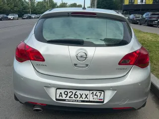 Opel Astra 2011 года выпуска, номер кузова и VIN: W0LPD6DC2BG137542, шасси отсутствует.