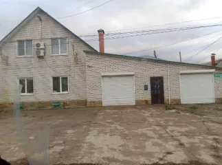 Жилой дом 170,5 кв.м и земельный участок 853 кв.м, Энгельс, Саратовская область. Дом 170,5 кв.м. и земельный участок 853+/-10 кв.м. в Саратовской обл. - жилой дом, площадью 170,5 кв.м., кадастровый номер: 64:50:010215:141, адрес: Саратовская область, м.р-н Энгельсский, г.п. город Энгельс, г…