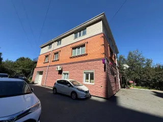 Нежилое здание 339.5 кв.м Приморский край Здание во Владивостоке, 339,5 кв.м. Здание, назначение Нежилое, кадастровый (условный) номер 25:28:000000:18498 Индивидуальная Место нахождения: Приморский край, городской округ Владивостокский, город Владивосток, улица Калинина, дом 217В Пл:339.5 кв.м.