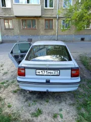 Opel Vectra 1991 года, 116 л.с. Марка: Opel, модель: Vectra. Цвет: серый. VIN: W0L000089P1037835, ПТС: 21 МР 708154, госномер: М171МН21. Тип двигателя: бензиновый, мощность: 115 л.с. (85 кВт), объем: 1998 куб. см. Разрешенная максимальная масса 1645 кг, масса без нагрузки 1130 кг.