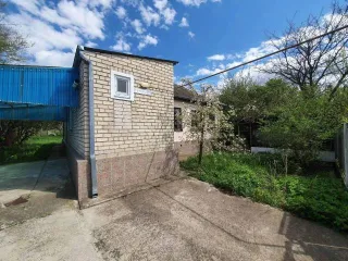 Жилой дом, назначение - жилое, общей площадью 78,6 кв.м., кадастровый номер: 26:06:203801:79; Земельный участок, общей площадью 1 776 кв.м., кадастровый номер: 26:06:203801:47, расположенные по адресу: Ставропольский край, Изобильненский р-н, ст-ца Рождественская, ул. Горная, д. 110. Имущество…