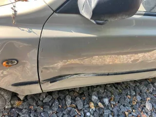 Hyundai Accent 2007 года, 102 лс, пробег 143000 км. Цвет светло-бежевый. VIN: X7MCF41GP7M121525, госномер: Е699ХЕ72. Тип двигателя: бензиновый, мощность 102 л.с. (75 кВт), объем 1495 куб. см. Разрешенная максимальная масса 1555 кг, масса без нагрузки 1176 кг.