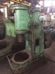 Б/у пресса механические ЭКП-5М. Пресса б/у разукомплектованы: механический однокривошпиндельный-1шт. однокривошпиндельный К-20-1шт. Электроклепальный ЭКП-5М-1шт. (уличное хранение).