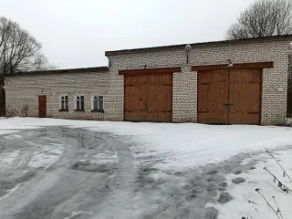 Земельный участок категории земель – земли населенных пунктов, вид разрешенного использования – под одноэтажной застройкой, кадастровый номер 76:08:090513:15, площадь 860 кв.м., с расположенным на нем нежилым зданием площадью 252,7 кв.м., с кадастровым номером 76:08:010101:3822, по адресу…