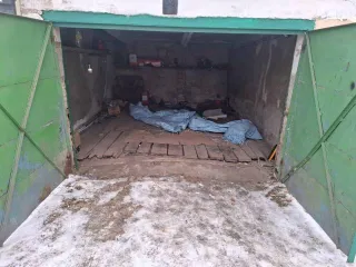 Гараж, площадь 18,6 кв.м., назначение: Нежилое, количество этажей: 1, адрес: Россия, Омская область, г. Тюкалинск, ул. Первомайская, дом 2, корпус В, квартира 15, кадастровый номер: 55:38:012603:446. Земельный участок под гаражом, площадь 22 +/-2 кв.м., назначение: Земли населенных пунктов, адрес…