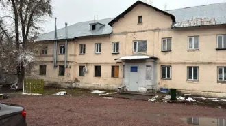 Дом 898 м² и участок 2072 м² в Ростовской области, г. Гуково, ул. Баранова, д. 7. Здание общежития, назначение: жилое, общей площадью 898 кв. м., инвентарный номер 4159, литер А, кадастровый номер 61:49:0010360:194. Земельный участок площадью 2072 кв.м, кадастровый номер 61:49:0010360:1. Движимое…