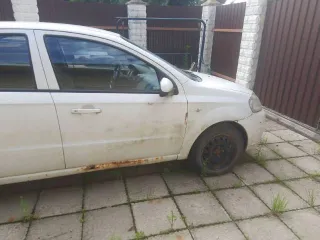 Chevrolet Aveo, 2011 года, 101 лс, 432000 км. Легковой автомобиль, марка: ШЕВРОЛЕ, модель: KLAS (AVEO), год изготовления: 2011, цвет: Белый, VIN: XUUSF69W9B0020526, г/н: М832КО40. Требует ремонта, нет блока управления, греется на переключении на холодный обдув, оборван ремень ГРМ, разбито лобовое…