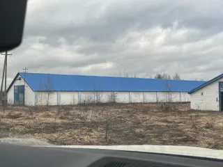 Земельный участок 52980 кв.м и 5 зданий, Смоленская область недвижимое имущество. Земельный участок, пл. 52980+/-2014 кв.м, адрес: Смоленская обл. Угранский р-н с/с/п Знаменское 300м на северо-западе от д. Мощенки, кад.номер 67:21:0050101:499. Здание, пл. 214,2 кв.м, кад.номер 67:21:0050101:637…