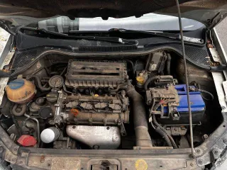 Volkswagen Polo 2011, 105 лс, 165000 км, АКПП, XW8ZZZ61ZBG014491. Пробег 165 тыс. Со слов собственника: сколы по кузову. Подвеска требует замены. Временами (не постоянно) ДВС работает нестабильно (троит). Самопроизвольно выключается и включается дисплей. Проблемы с проводкой. Подогрев водительского…