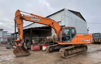 Экскаватор DOOSAN 2017 года выпуска, гусеничный, оранжевого цвета. Заводской номер DNKSEVACZH0018845, номер двигателя C9115003106. Мощность 157 л.с. (115 кВт). Государственный регистрационный номер 0238АВ38. Имущество в залоге ФНС России на основании определения Арбитражного суда от 02.04.2024 по…