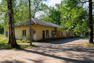 Имущественный комплекс: лечебный корпус, пищеблок, хозкорпус, земельный участок 1395.1 кв.м Липецкая область Имущественный комплекс в составе которого: Земельный участок общей площадью 14 611 +/- 48 кв.м., категория земель: земли населенных пунктов, вид разрешенного использования: для больницы…