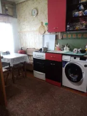 Дом, 30,2 кв.м., Свердловская область. Здание, назначение: жилое, площадью 30,2 кв.м., местонахождение: Свердловская область, р-н. Ачитский, п. Уфимский, ул. Пионерская, д. 12. Кадастровый номер: 66:04:3501004:176.