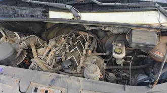 Gaz c41r92 2019 ГАЗ C41R92, 2019 года грузовой автомобиль, марка: ГАЗ, модель: C41R92, год изготовления: 2019 г.в., г/н: Х624НМ125, кузов №: A21R22K0110412 Требуется замена лобового стекла. 2. Сквозная коррозия на кабине над лобовым стеклом. 3. Имеются очаги ржавчины рамы. 4. Отсутствует…