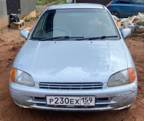 Toyota Starlet 1997 года, 88 л.с., пробег 385 655 км. Госномер P230ЕХ159, VIN: ЕР910233353, двигатель: 4Е 2152105, объем 1.3 л (1331 см³), цвет серебристый, МКПП. Состояние: требуется ремонт кузова (коррозия, лопнувшие передние стаканы, гнилые лонжероны крепления балки). Мотор и подвеска требуют…