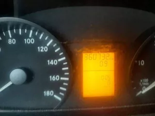 Грузовой фургон, марка: Mercedes-Benz, модель: Sprinter 313 CDI, год изготовления: 2010, цвет: серый, VIN: WDB9066351S476861, ПТС: 39УВ175629, г/н: Р550МЕ39, модель двигателя: 651955, тип двигателя: дизельный, двигатель №: 30266664, мощность двигателя: 95 л. с. (129 кВт), рабочий объем двигателя…