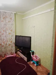 1/4 доли квартиры, 45,2 кв.м, г. Харабали, Астраханская обл. Квартира, площадь 45,2 кв.м., адрес (местонахождение): Россия, обл Астраханская, г Харабали, квартал 7-й, дом 16, квартира 14, кадастровый (условный) номер: 30:10:110304:1674. Находится в долевой собственности, размер доли: 1/4.