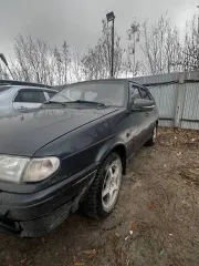 ВАЗ 21140 2006 года, комби хэтчбек, графитовый металлик, госномер Е564СМ186, VIN XTA21140064231203, ПТС 60 УК 836874, СТС 99 44 915441. Требуется капитальный ремонт двигателя, сильный расход масла, со стороны водителя не работает ручка, бампер под замену, дно и пороги гнилые.