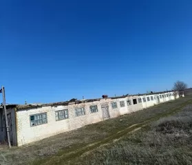 Здание кад. № 26:09:020901:8, пл. 1488.60 кв. м. по адресу СК, Туркменский район, с. Камбулат, МТФ №2.
