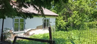 Жилой дом 57.2 кв.м в Приморском крае, городской округ ЗАТО Фокино, пгт. Путятин, ул. Лесная, д. 8, кв. 2. Общая площадь 57.2 кв.м, этажность 1. Кадастровый номер 25:35:090101:1746. Здание признано непригодным для проживания на основании постановления администрации городского округа от 23.01.2025 N…