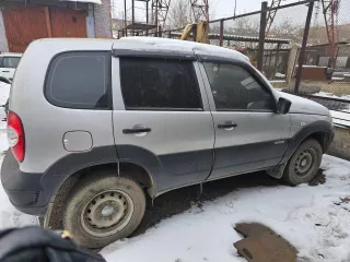 CHEVROLET NIVA, 212300 55, 2013г.в., цвет: светло серебристый металлик