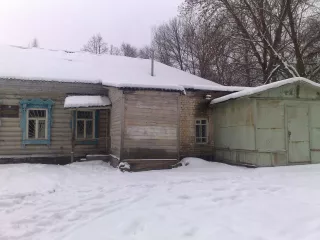 Здание (нежилое) площадью 271.1 кв.м., кад. номер 37:23:010208:45, находящиеся по адресу: Ивановская область, г. Вичуга, ул. Ульяновская, д. 9А, расположенное на 
Земельном участке площадью 3 342 кв.м., кадастровый номер 37:23:010208:2. Вид разрешенного использования: Для размещения…