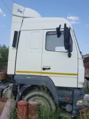 Грузовой тягач седельный марки МАЗ 643019-1420-010, 2015 г.в., г/н А628НК124, цвет кузова – белый, № шасси (рамы) Y3M643019F0000556.  Собственник – ООО "Абаканская металлургическая корпорация". В отношении ТС числится обременение в виде залога в пользу физического лица, не являющегося взыскателем…
